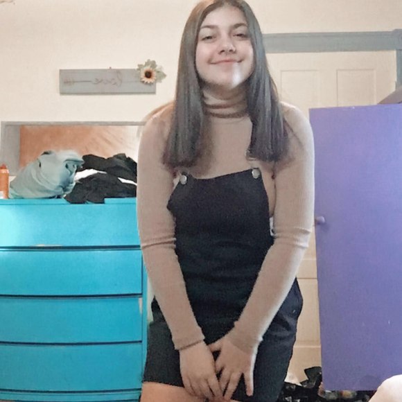 Meet your Posher, Danielle - Picture 1 of 1